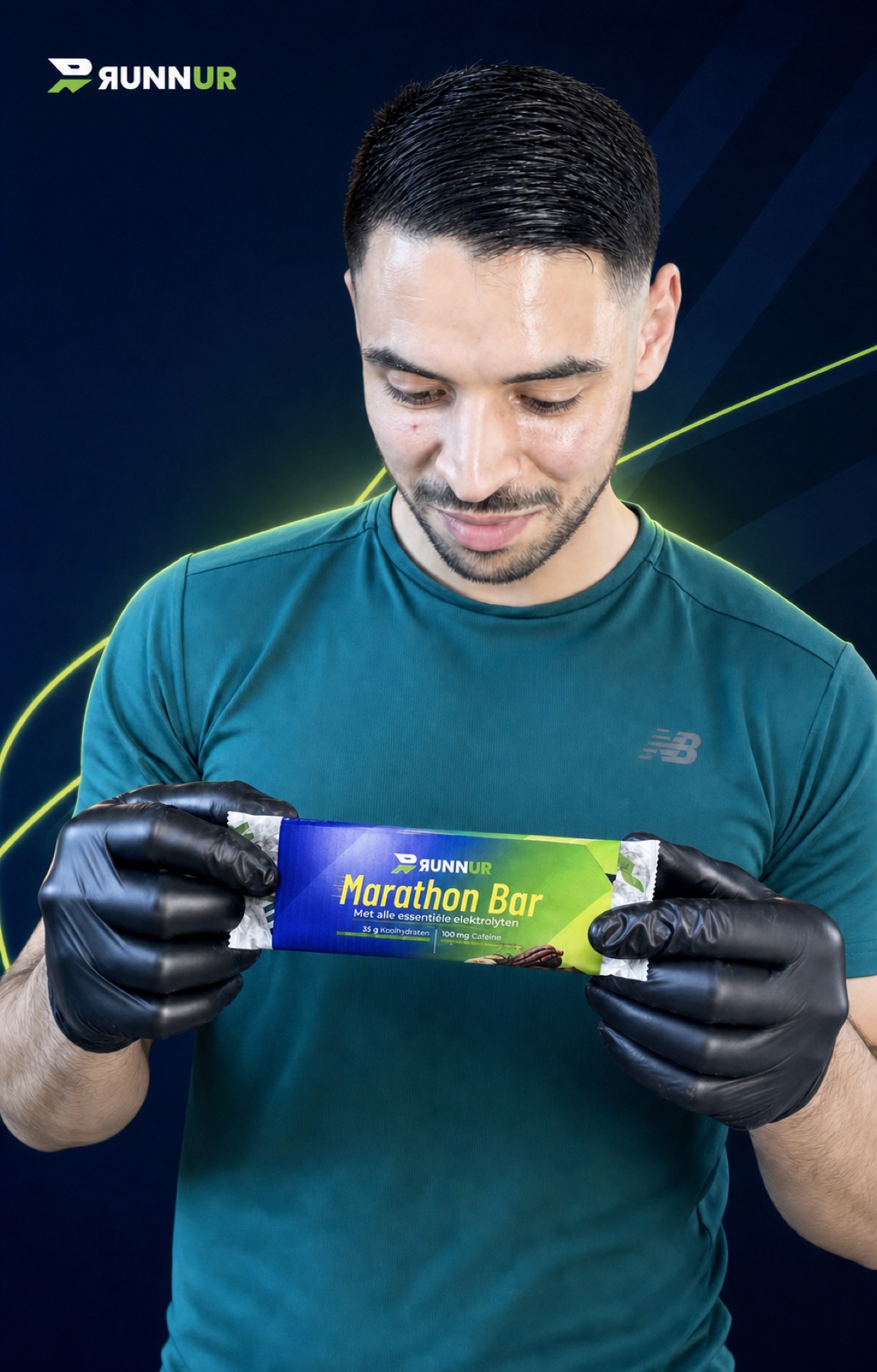 Appie Bahri met een RUNNUR Marathon Bar