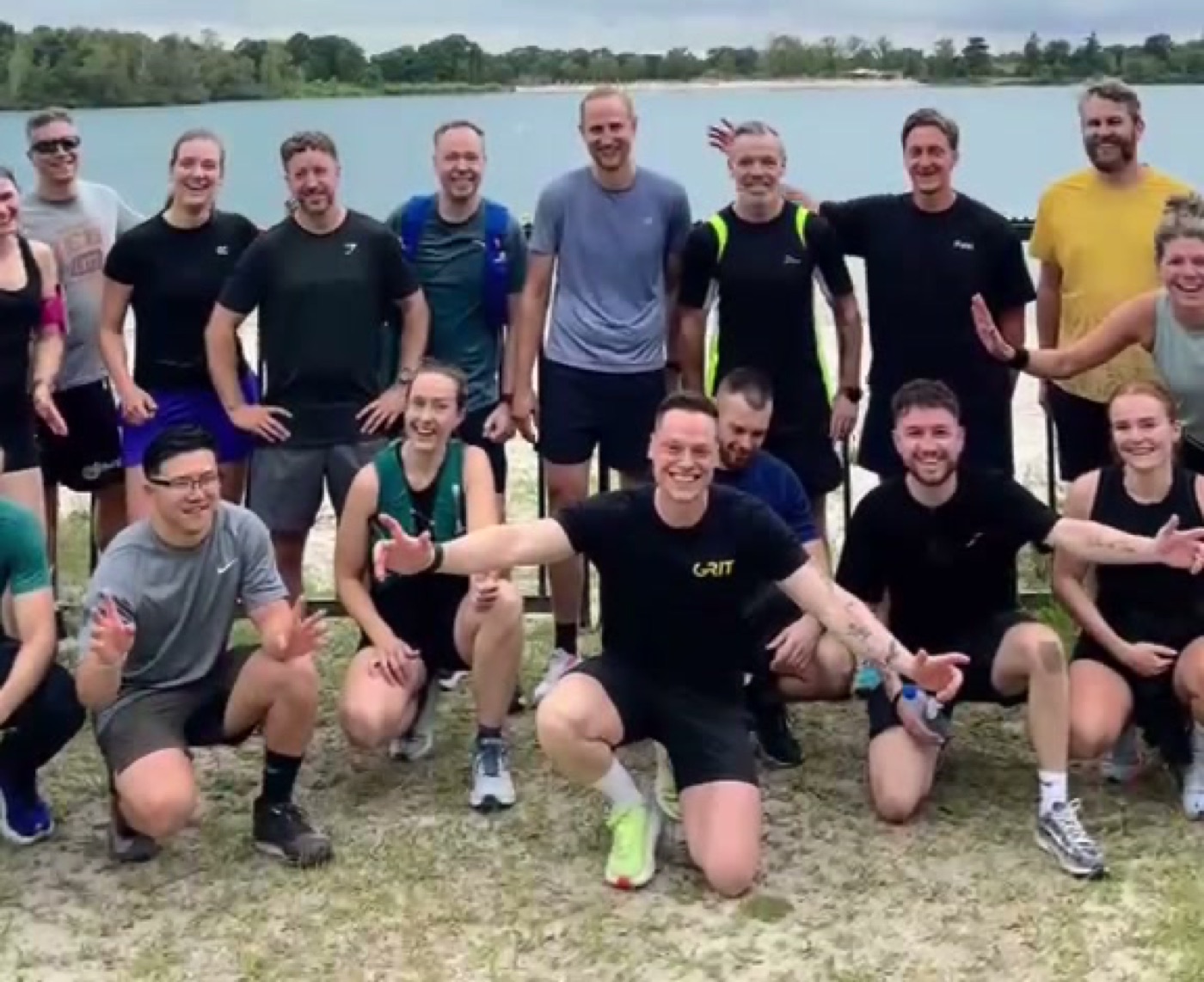 Deelnemers aan de Weert Social Run bij het Blauwe Meertje